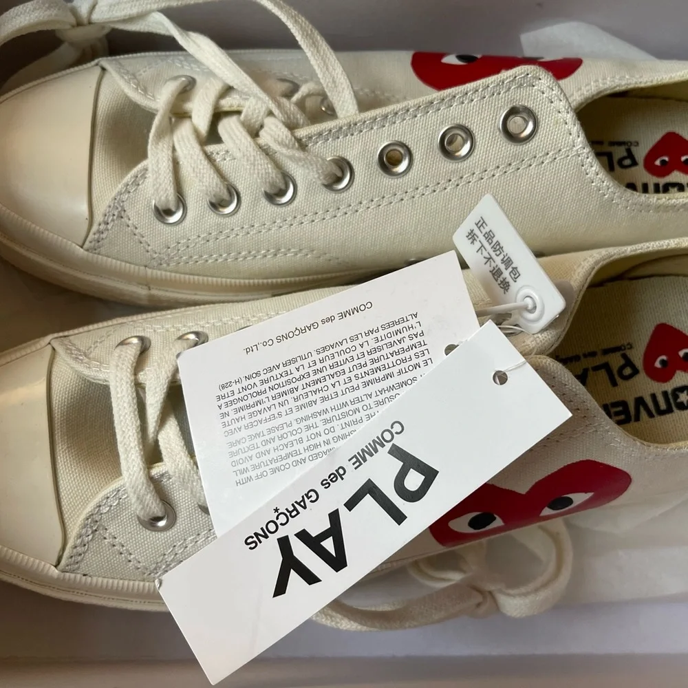 Comme des Garçons PLAY Converse Chuck Taylor All Star Peek-A-Boo Low-Top Sneaker - Picture 9 of 10